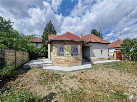 Kuća 100m² – Renoviranje je započeto, vi je završa