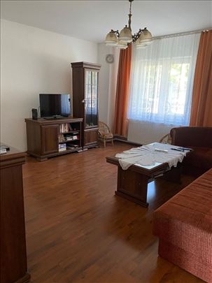 Kuća za višečlanu porodicu 342m2, Novi Banovci