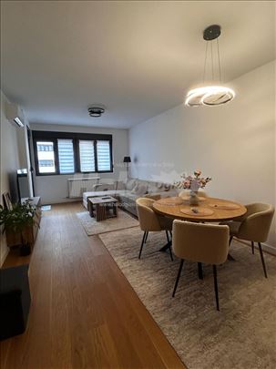Luksuzan trosoban stan 76 m² Vrtovi Ceraka