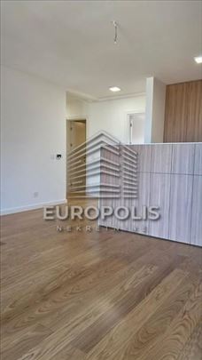 Lux 51 – Luksuzan poslovni prostor sa garažom ID#9