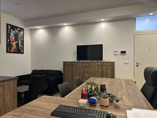 Zvezdara, nov poslovni prostor, 27 m2