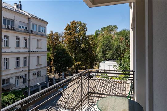 Vračar, Hram - 189 m², prostran, 3 master spavaće