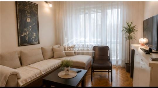 Centar, Brankova, dvoiposoban sa parkingom ID#2565
