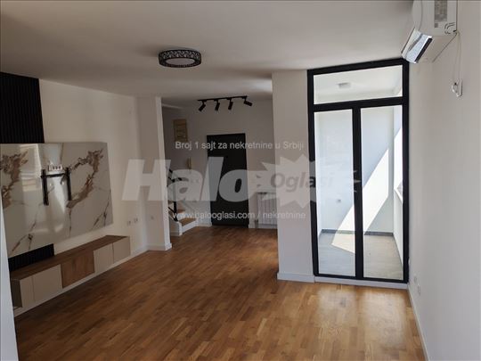 Dupleks 93m2 + 25m2