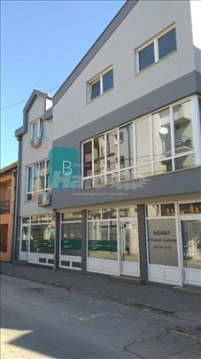 Izdaje se poslovni prostor 90m2 u centru Šapca