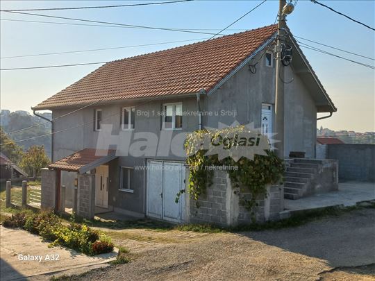 Izdajem magacinsko poslovni prostor