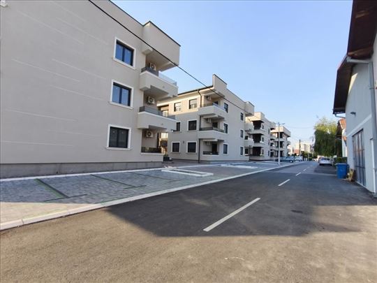 Lux zgrade za izdavanje Altina - cena po dogovoru 