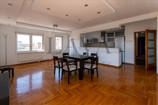 Namešten stan od 110 m² sa garažnim mestom | Lion
