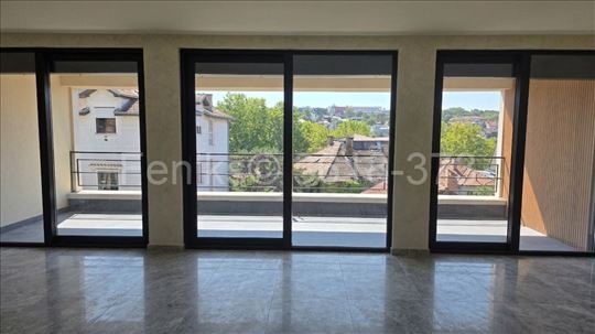 Prodaja stana, novogradnja Milovana Marinkovića 16