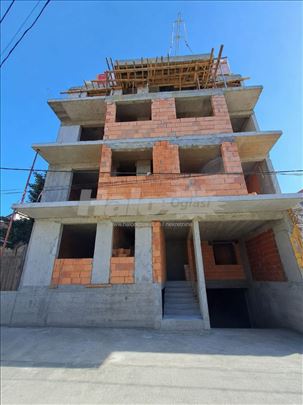 Stan 51m2 + dvorište GRATIS 10m2