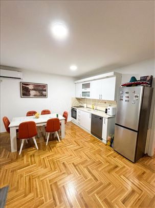 Stan,Novi Sad,Bulevar Patrijarha Pavla,kv: 64.00