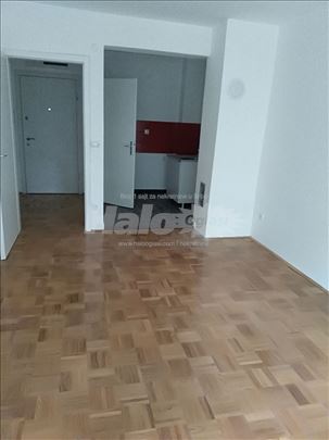 2.5 Stan - Zemun polje 