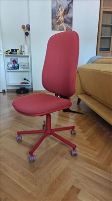 Ikea Smörkull crvena stolica