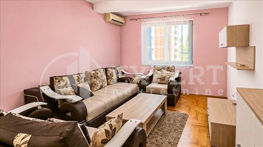 Izdaje se stan u blizini Pravnog fakulteta, 46m2