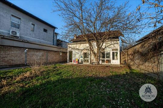 Kuća na prodaju – Adice