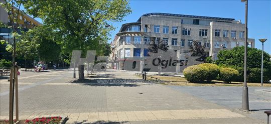 Lokal u centru Šapca, pešačka zona, 130 m2