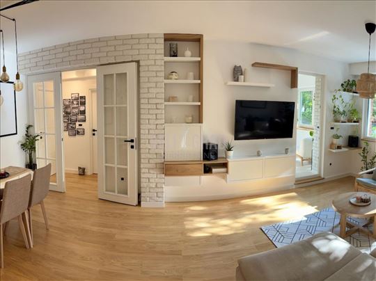 Lux, 3.5, namešten, crvena fasadna cigla