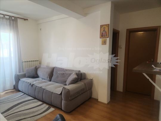 Na prodaju stan 42m2 u Krnjači sa tavanom +30m2