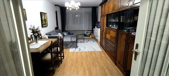 Odmah useljiv, uknjižen, adaptibilan u 3.0