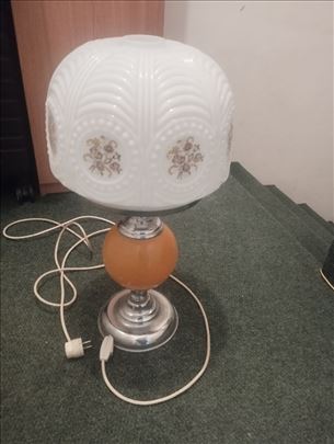 Retro kućna lampa očuvana