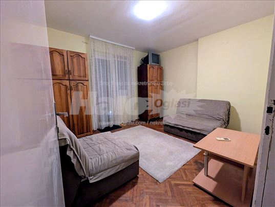 Stan 40 m² – 2 terase, podrum, mogućnost proširenj