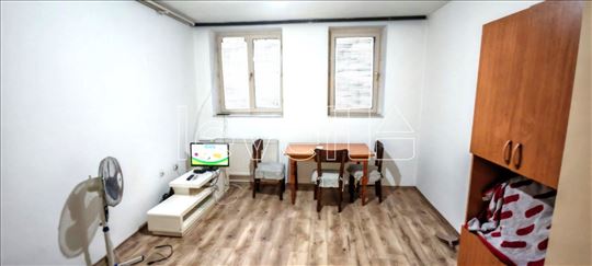 Stan,Novi Sad,Centar,kv: 24.00