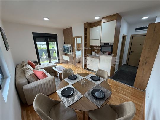 Apartman na porodaju.