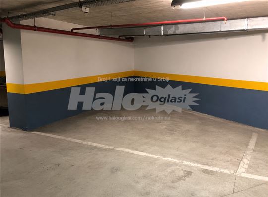 Izdaje se garažno mesto u Žorža Klemansoa