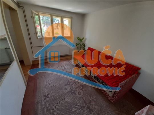 Izdaje se stan sa grejanjem 200e, Pantelej, 70m2