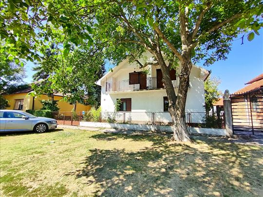 Pećinci, na prodaju kuća i pomoć.objekat(109+35m2)