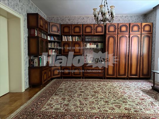 salonac 90m2 u Somboru
