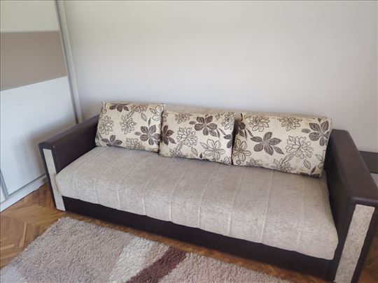 Trosed na razvlačenje 236 cm – odličan i veoma pro
