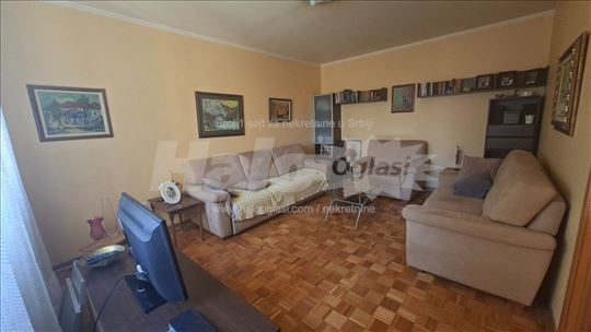 Kompletno namešten, svetao stan, 64 m2
