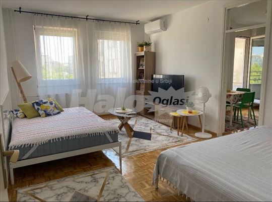 Prodaja stana kod hale Arena, blok 25