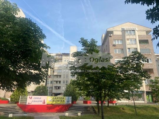 Prodaja stana kod hale Arena, blok 25