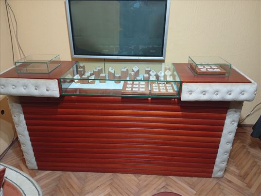 Prodajem pult lux za radnju 