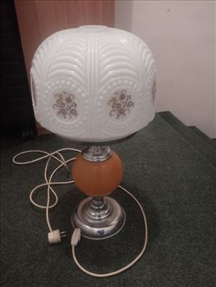 Retro kućna lampa očuvana