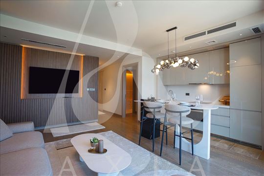Ekskluzivan stan u okviru St. Regis kompleksa