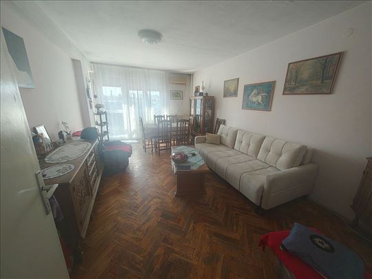 Hala Pionir, 68m2, 2.5, terasa 22m2, uknjižen