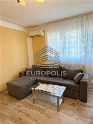 Jednoiposoban stan 37 m², renoviran, uknjižen 