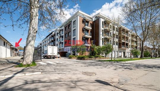 Kancelarije, Showroom i magacin, 1130 m² Centar Ze