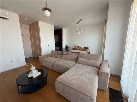 Lastavica, penthouse, kompletno namešten