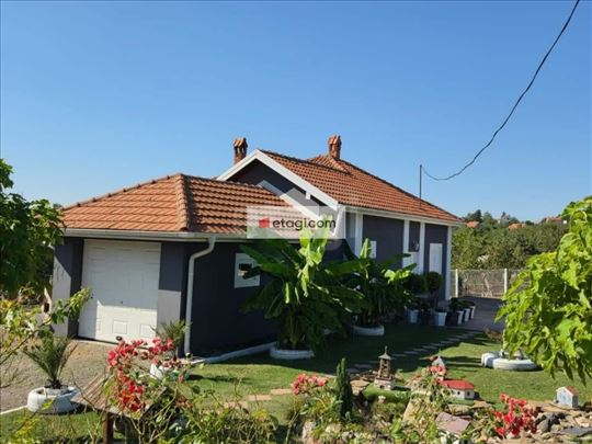 Meljak lux kuća 115m2 na 15ari prelepog placa