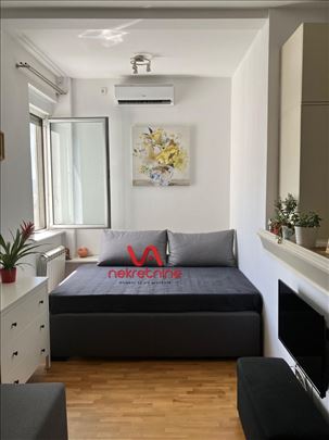 Miran i Svetao Stan kod Hrama -Vračar 