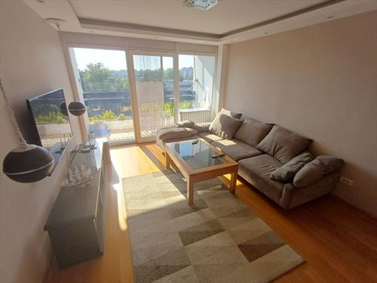 Moderan, renoviran stan na Novom Beogradu, ID 9519