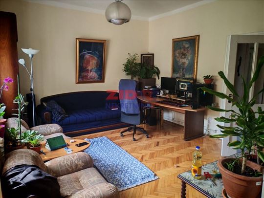 Neobičan, interesantan stan u Zemunu