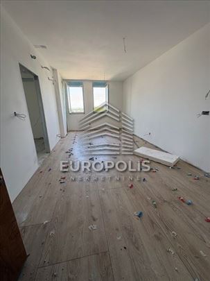 Novogradnja, 2.0, u modernom stambenom kompleksu