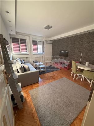 Renoviran i kompletno namešten stan u Dalmatinskoj