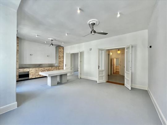Salonac 95m2 kod Hotela Bristol | Stan ili poslovn