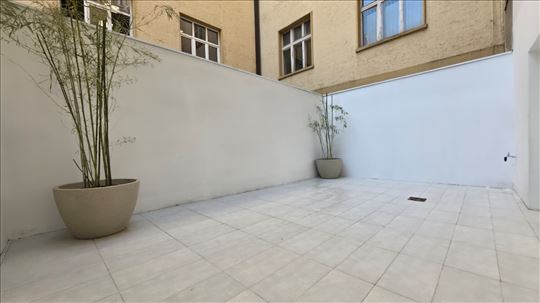 Savski venac, renoviran, sa dvorištem, ID 26000